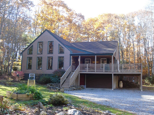 Building Photo - 20 Trenton Pl