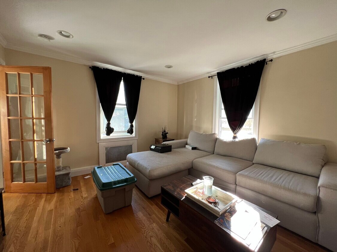 41 Gould St Unit 1, Melrose, MA 02176 Apartments in Melrose, MA