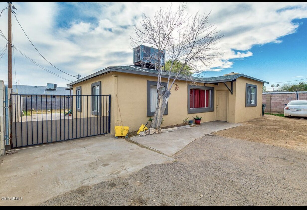 Front of house - 1721 W Colter St