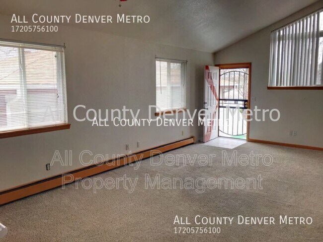 Foto del edificio - 2736 Fenton St