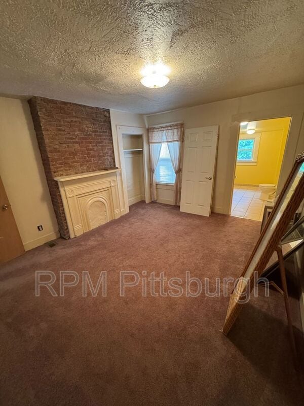 Building Photo - 122 Earl St