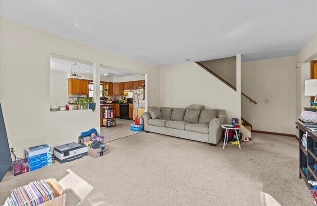 Sala de estar - 216 Grey Birch Dr