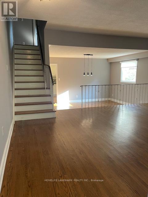 Building Photo - 2086 Thornlea Dr