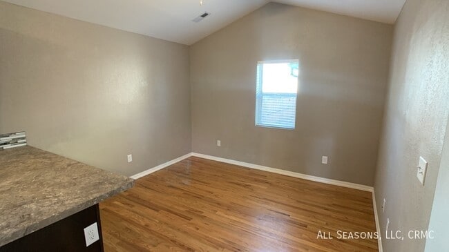 Photo - 720 S Cascade Ave Apartment