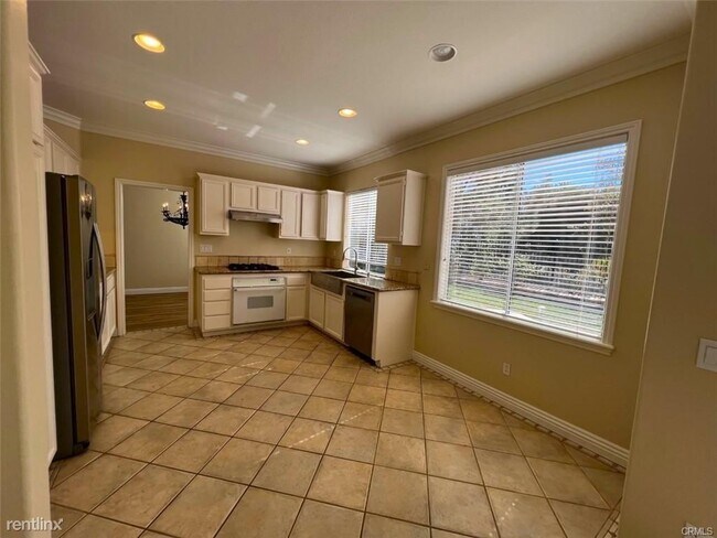 Foto del edificio - 4 br, 3 bath House - 60 Elderwood