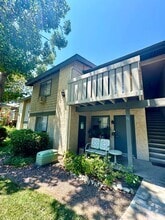 Building Photo - 960 E Bonita Ave