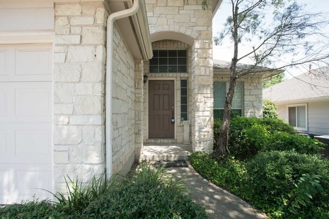 Building Photo - Beautiful Two Story Home!