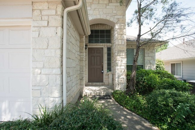 Foto del edificio - Beautiful Two Story Home!