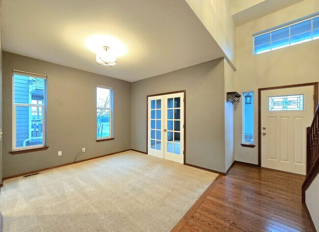 Foto del edificio - 4 Bedroom Home in Marysville Available Now
