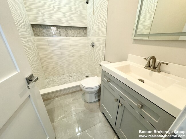 Foto del edificio - 55 Burrell St