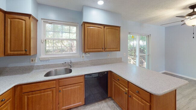 Building Photo - 30 Samantha Ct