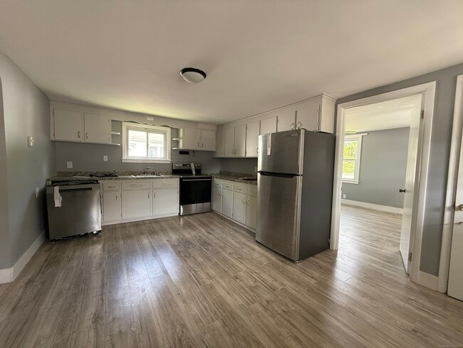Foto del edificio - 1402 Waterbury Rd