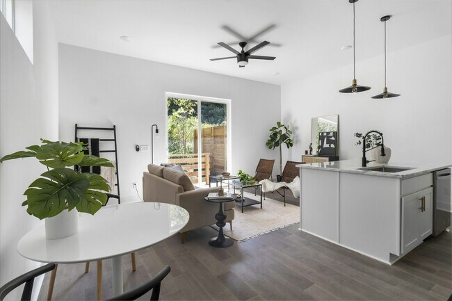 Photo - 2308 Lloyd Ave House