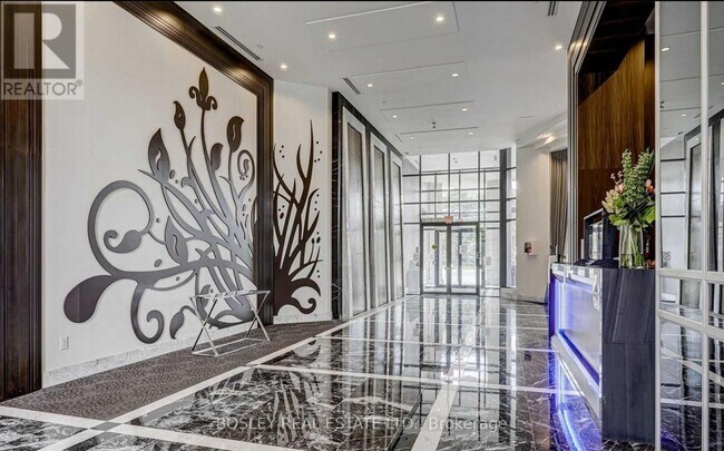 Photo du bâtiment - 7608 Yonge St