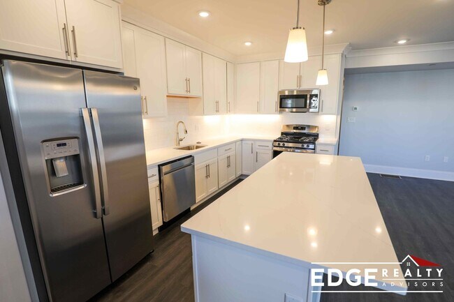 Building Photo - 80 N Beacon St