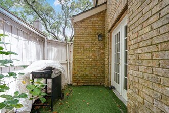 Building Photo - 2601 Augusta Dr