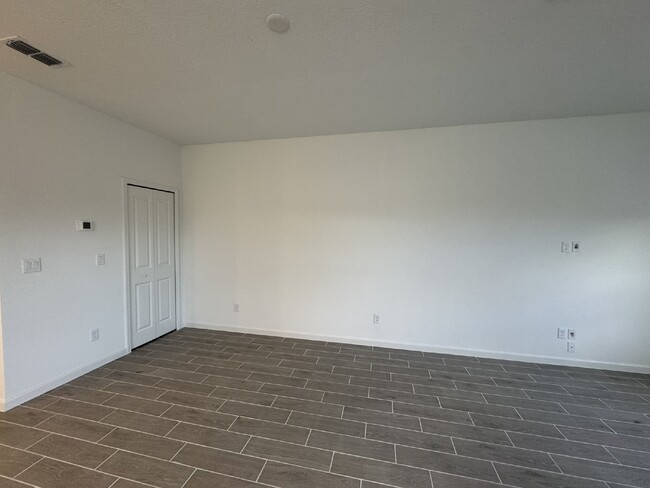 Building Photo - Brand New!! Mill Creek Townhome