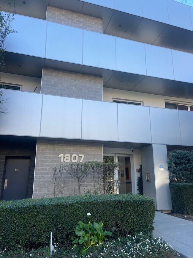 Building Photo - 1807 S Beverly Glen Blvd