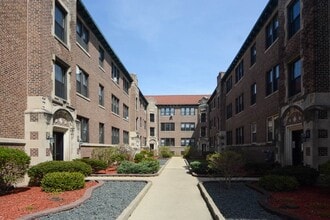 Building Photo - 1238 Oak Ave