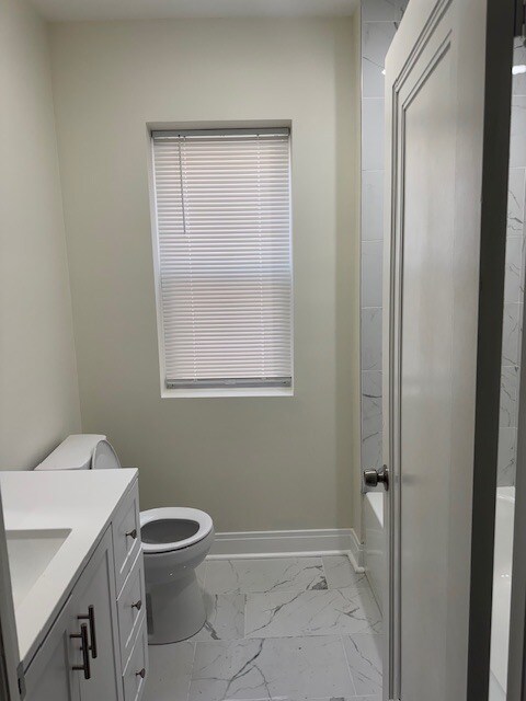 Baño - 1643 E 86th Pl