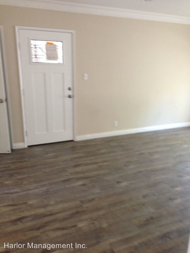 Building Photo - 10519 Riverside Dr