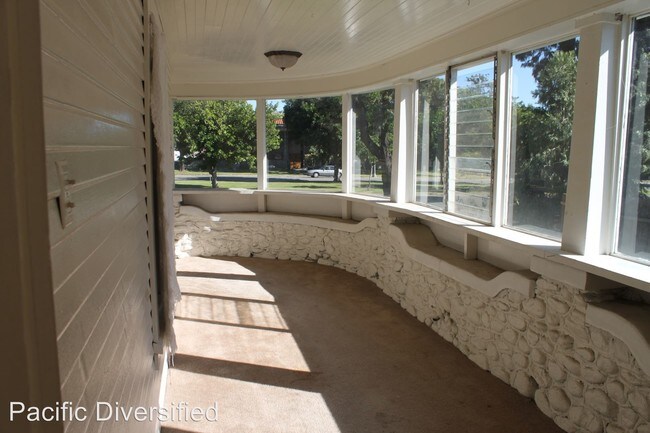 Building Photo - 3 br, 1 bath House - 635 South Euclid Avenue