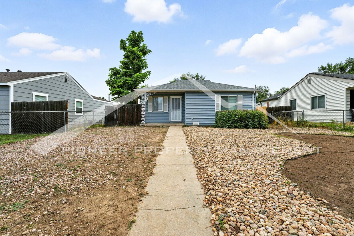 Primary Photo - Charming Home with Washer/Dryer and Fenced...