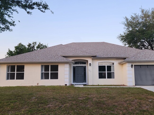 Building Photo - Port St. Lucie Pool Home for rent