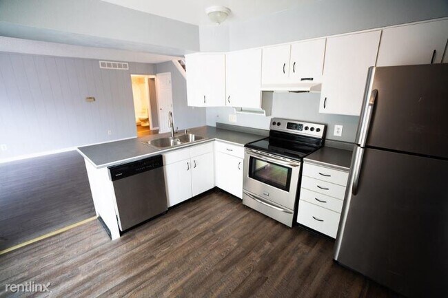 Building Photo - 2421 S Xanadu Way