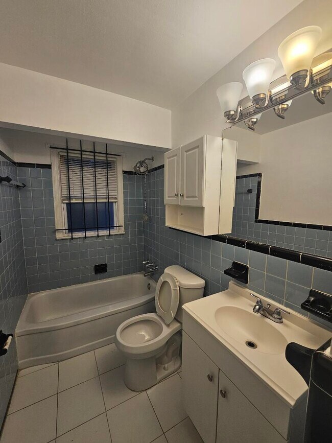 Foto del edificio - 6316 Farmbrook St