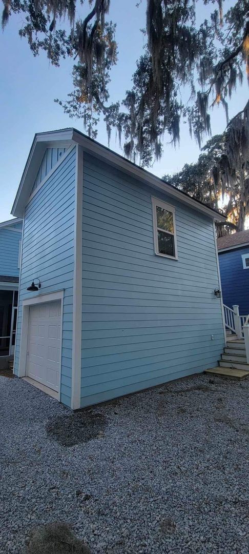 Building Photo - Cozy Studio Available