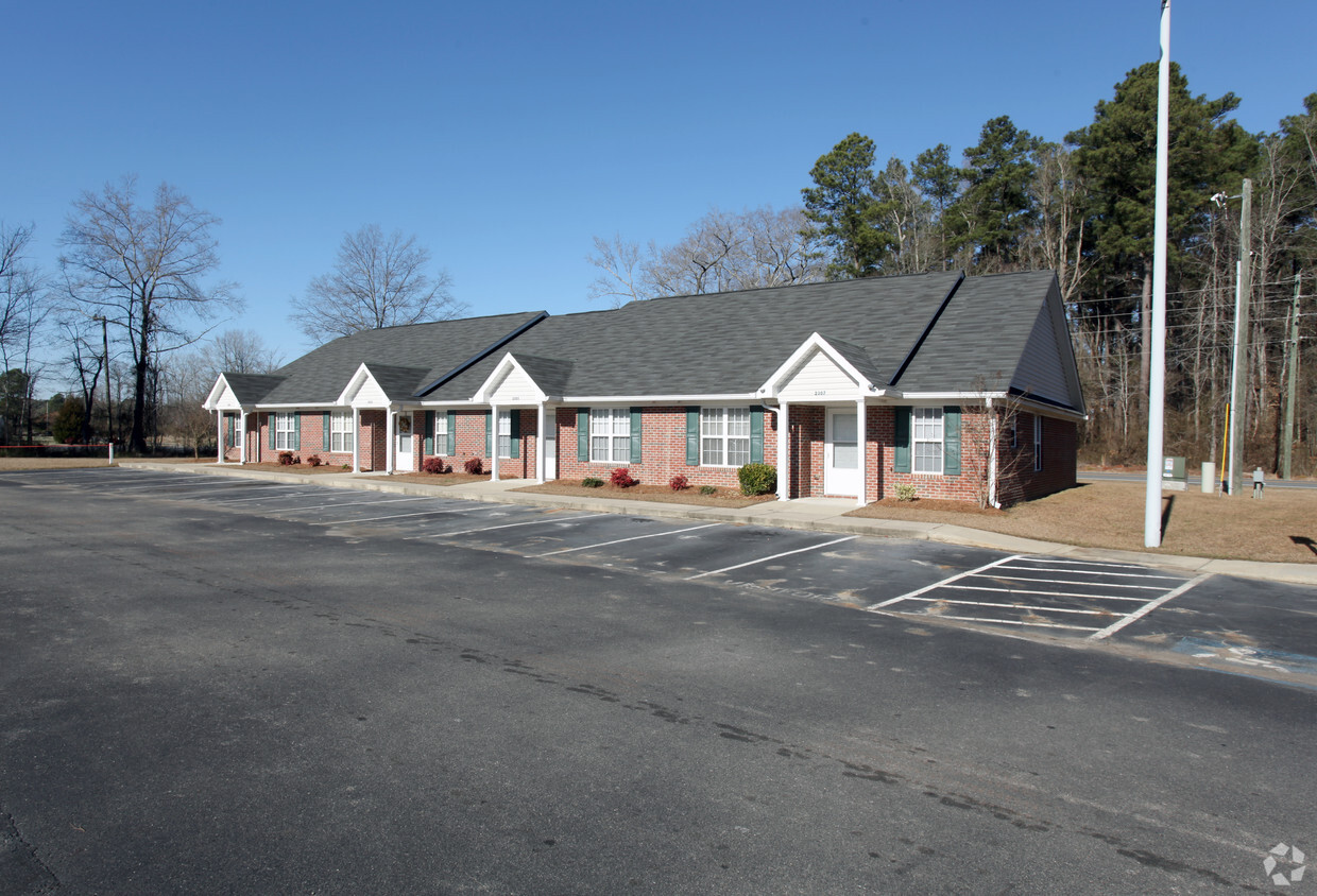 Primary Photo - Sunnybrook Apartments