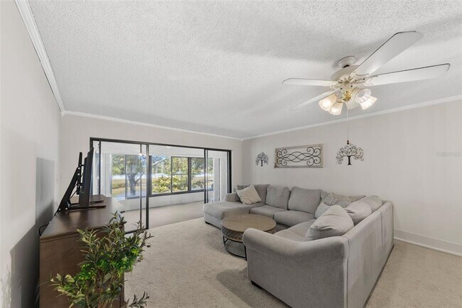 Foto del edificio - 2693 Sabal Springs Cir