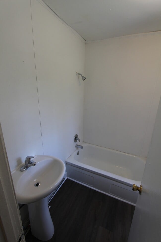 Foto del edificio - 1122 Haynes St