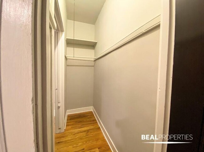 Foto del edificio - 0 bedroom in CHICAGO IL 60625