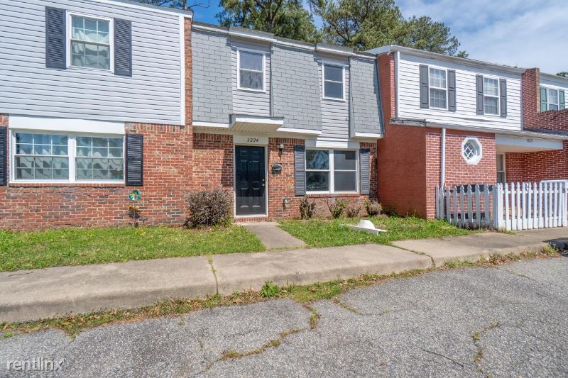 Foto principal - 3 br, 1.5 bath Townhome - 3224 Barlborough...
