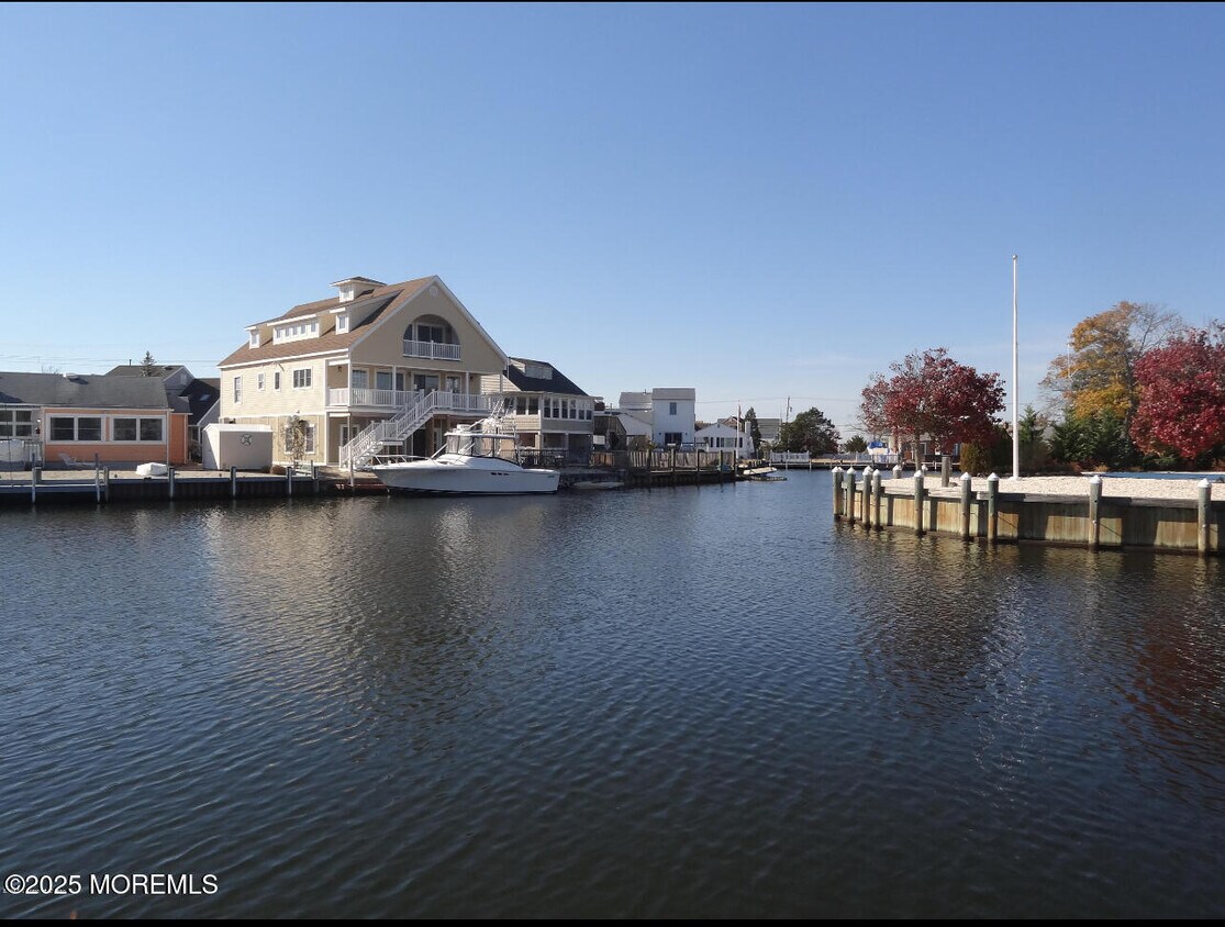 Foto principal - 46 Longpoint Dr