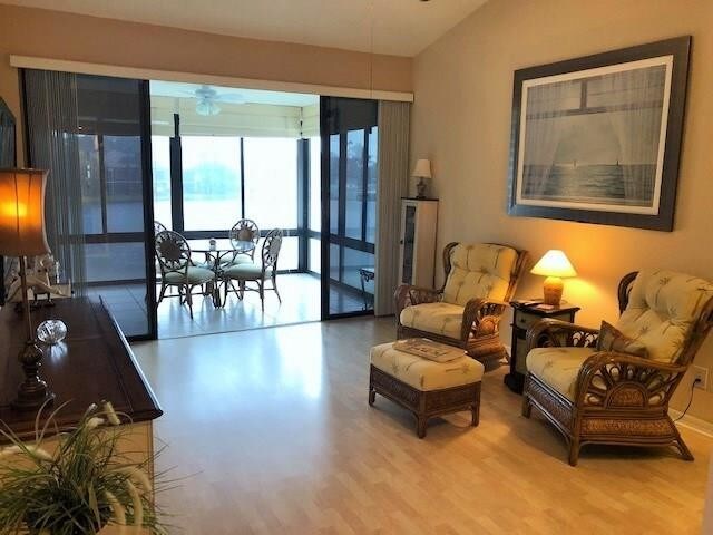 Foto del edificio - 6081 SE Landing Way