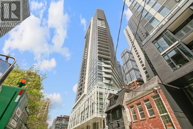 Building Photo - 77 Mutual St