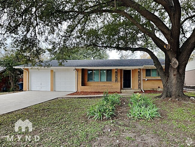 Building Photo - 5244 Greene Ave