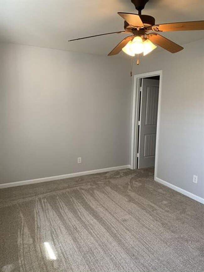 Building Photo - 406 Jasmine Dr