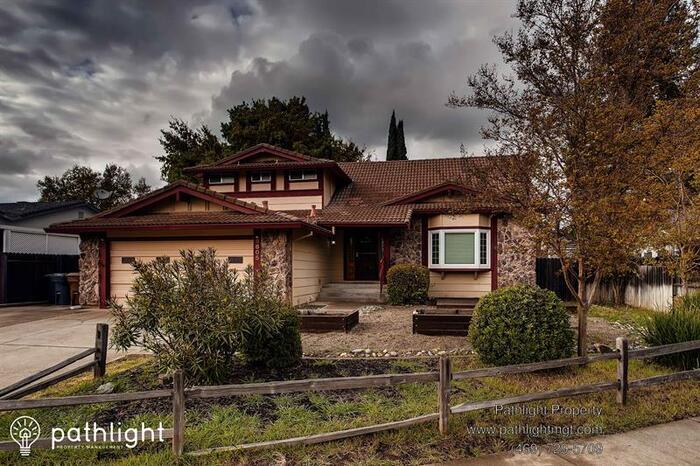 Primary Photo - 8805 Fontana Ct, Elk Grove, CA, 95624