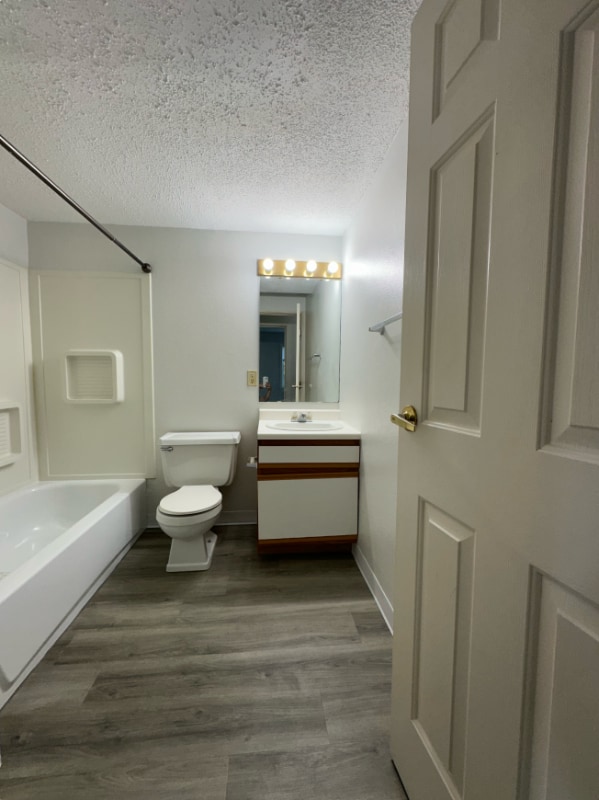 Building Photo - 1518 1st St E