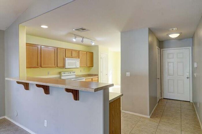Foto del edificio - 3-bedroom, 2-bathroom home in Canyon
