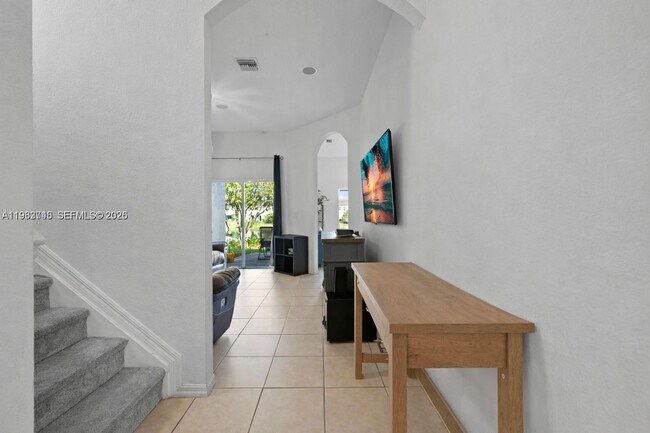 Foto del edificio - 2467 SE 19th St