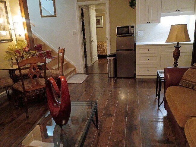 Foto del edificio - 5070 Fenwood Dr