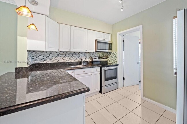 Building Photo - 2433 NW 9th Terrace