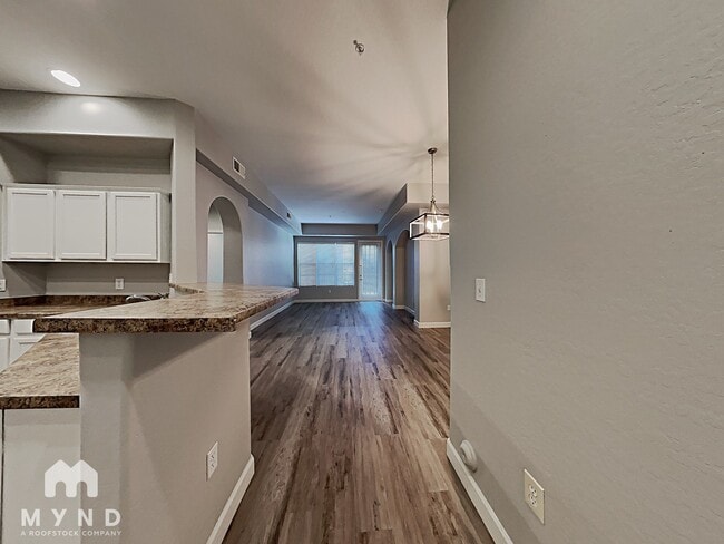 Building Photo - 14575 W Mountain View Blvd