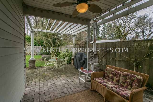 Foto del edificio - Large end of the cul-de-sac lot in the coveted Lakeridge neighborhood