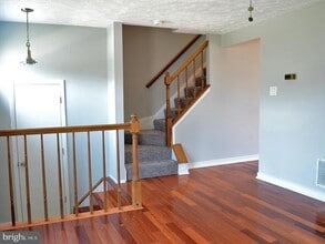 Building Photo - 49 Rocky Brook Ct